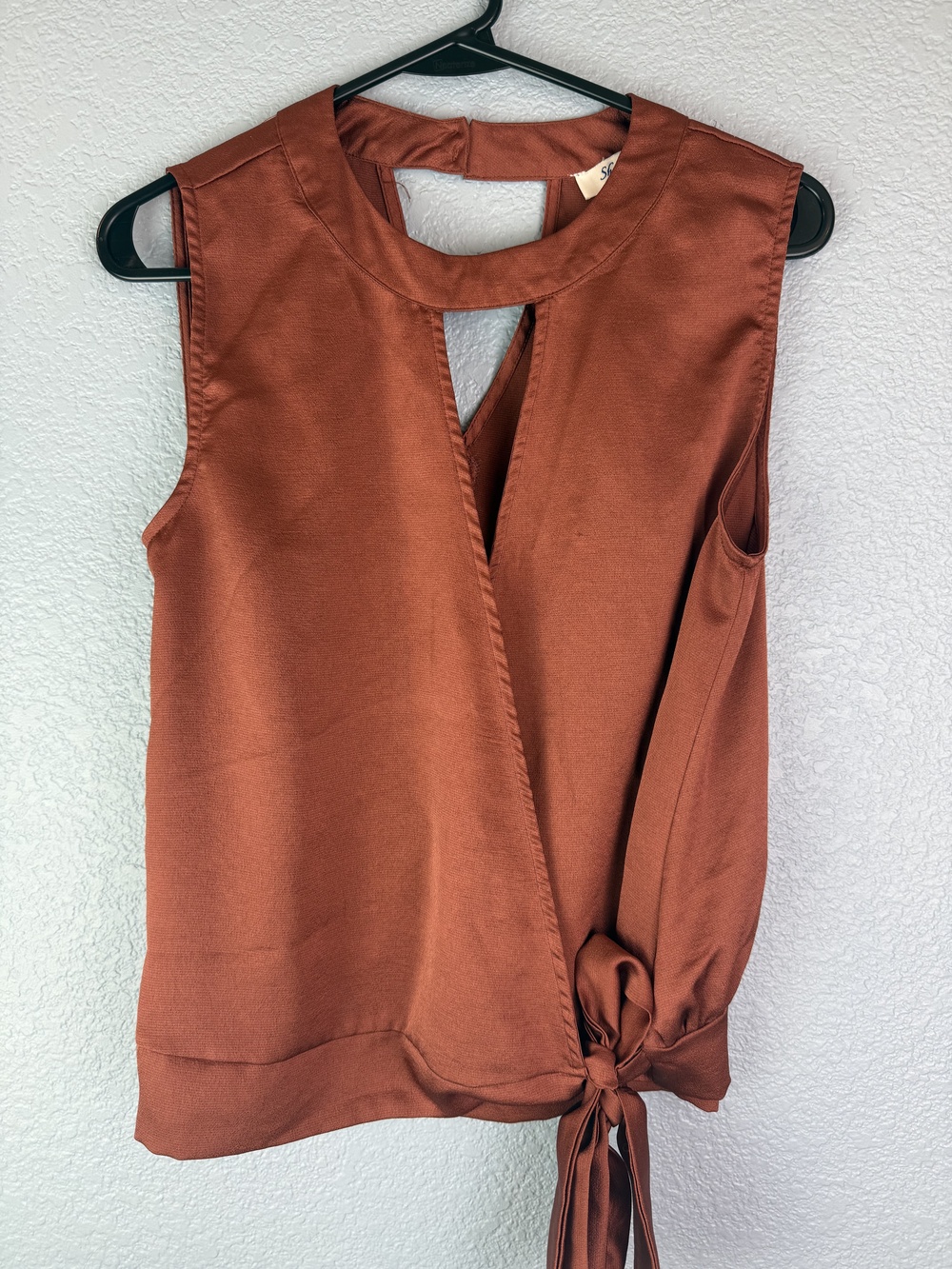 She + Sky Sleeveless Wrap Blouse Womens Small Rust Brown Keyhole Tie Waist Top